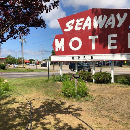 Seaway Motel Roosevelt Park Ngoại thất bức ảnh