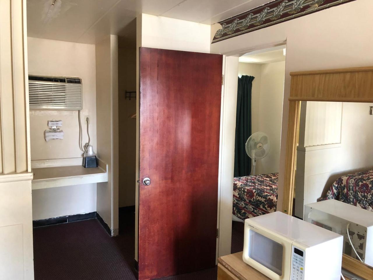 Seaway Motel Roosevelt Park Ngoại thất bức ảnh