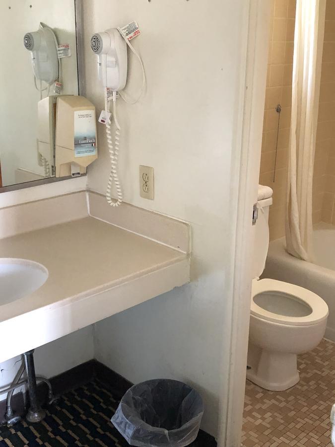 Seaway Motel Roosevelt Park Ngoại thất bức ảnh