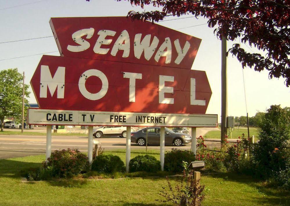 Seaway Motel Roosevelt Park Ngoại thất bức ảnh